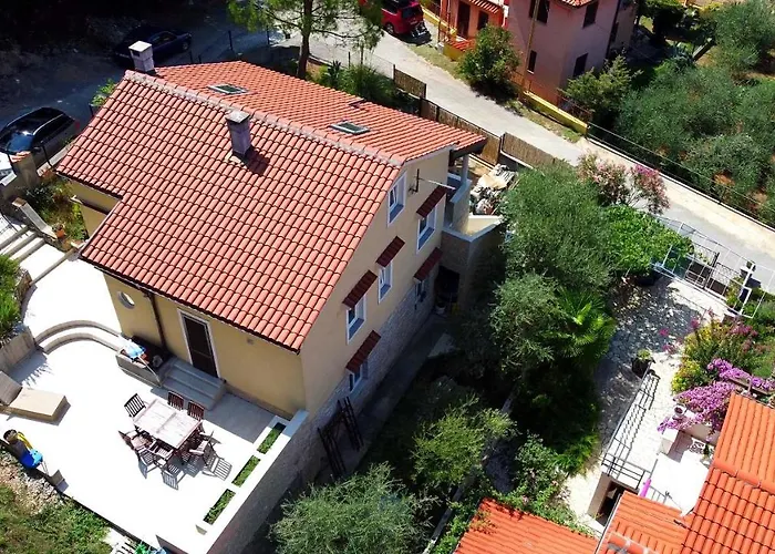 Nola Apartman